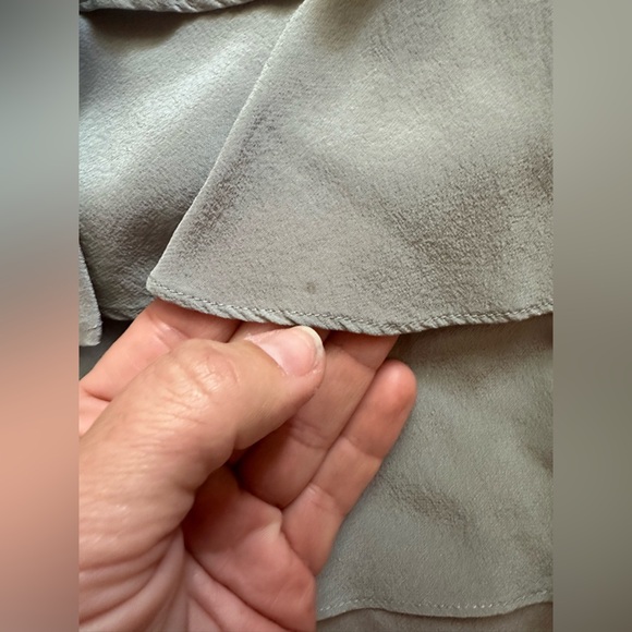 Talbots 100% Silk Gray Ruffle Skirt – Size 8 - Picture 3 of 5